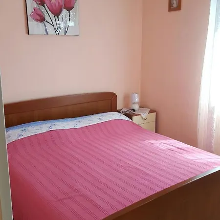 With A Parking Space - 11625 *